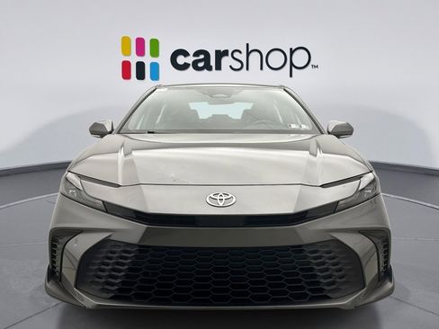 Used 2025 Toyota Camry SE w/ Convenience Package FWD image 8