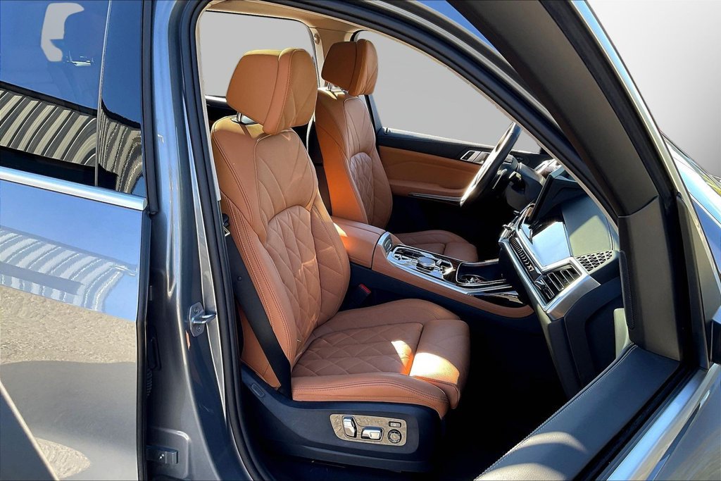 Used 2024 BMW X7 xDrive40i AWD/4WD image 30