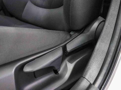 Used 2022 Toyota Corolla LE FWD image 20