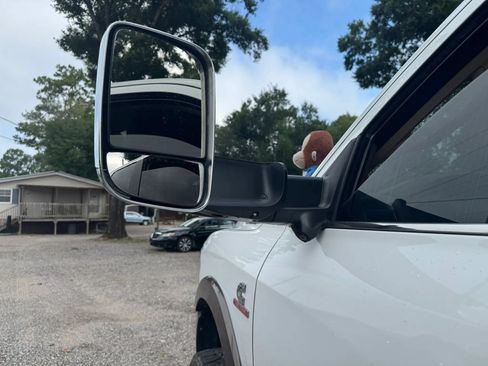 Used 2019 RAM 2500 Limited AWD/4WD image 2