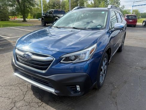 Used 2022 Subaru Outback Touring AWD/4WD image 7