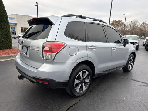 Used 2017 Subaru Forester 2.5i Premium image 14