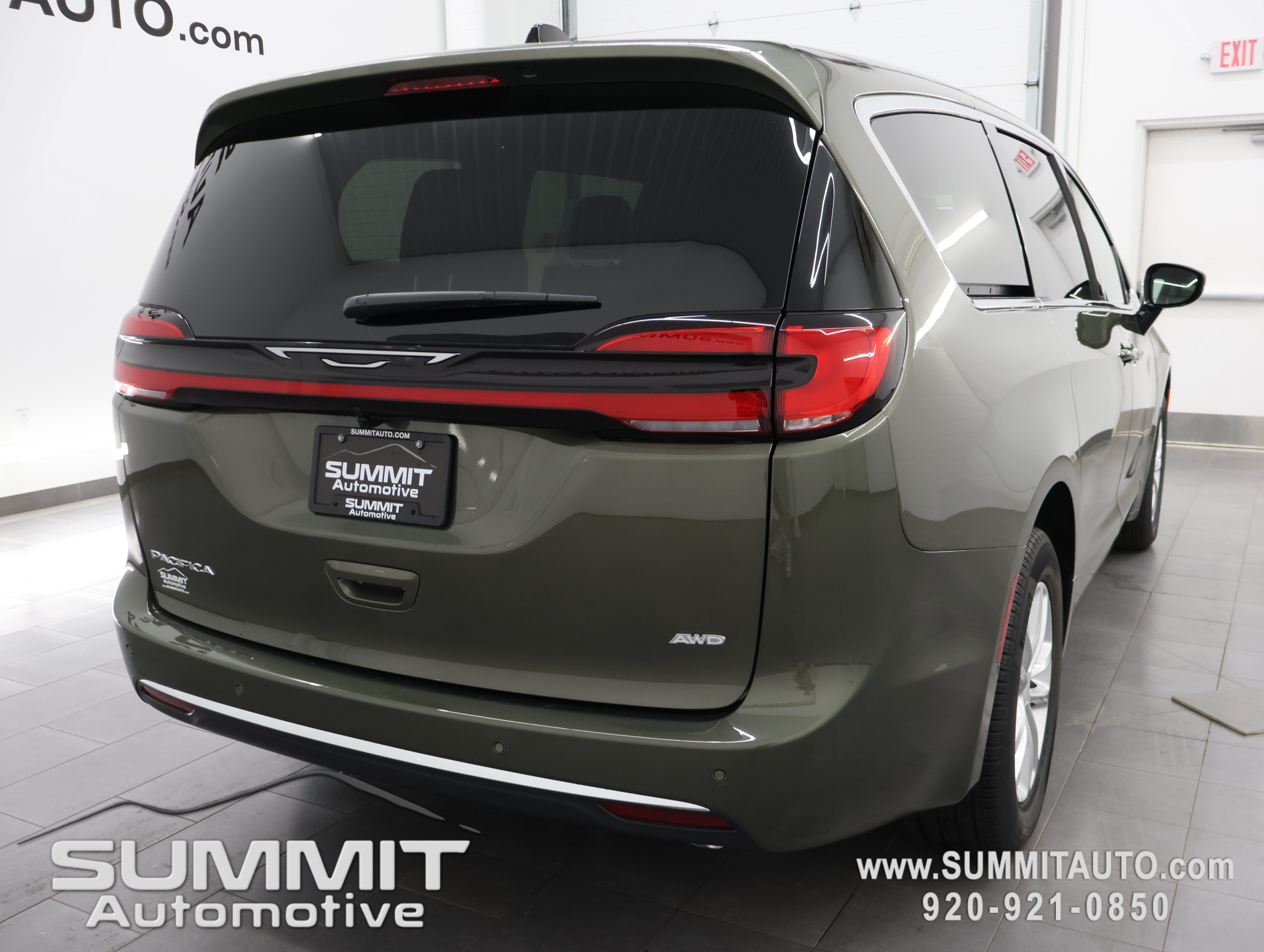 New 2027 Chrysler Pacifica Select AWD/4WD image 5