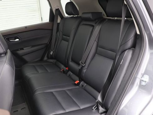 Used 2023 Nissan Rogue SL w/ SL Premium Package image 11