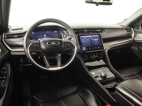 Used 2024 Jeep Grand Cherokee L Limited w/ Luxury Tech Group II image 2