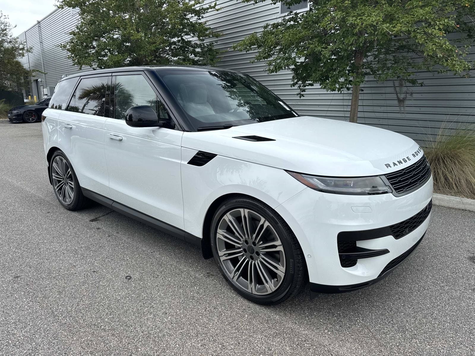 New 2026 Land Rover Range Rover Sport SE AWD/4WD image 4