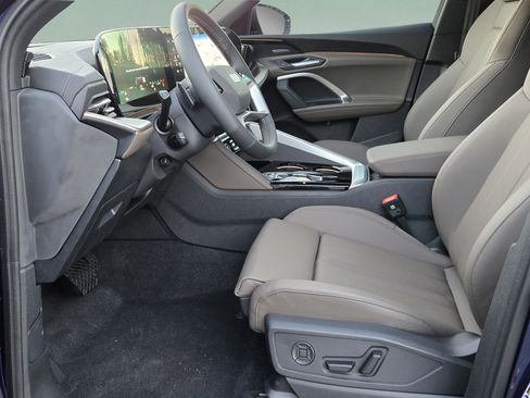 Used 2025 Audi Q5 Premium AWD/4WD image 33