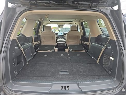 Used 2023 Ford Expedition Limited image 22