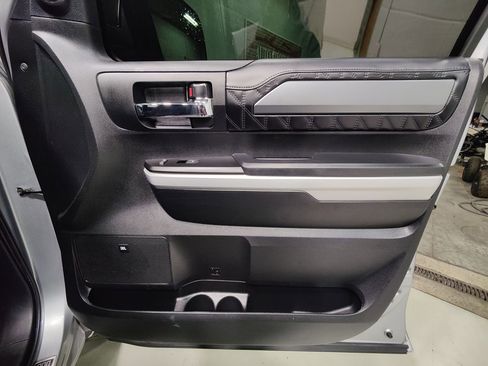 Used 2019 Toyota Tundra Platinum image 10