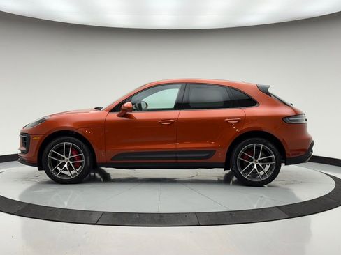 Used 2024 Porsche Macan S image 2
