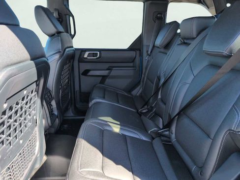 New 2025 Ford Bronco Badlands w/ Sasquatch Package image 10