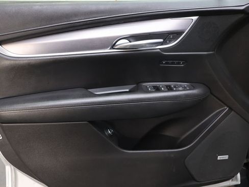 Used 2019 Cadillac XT5 Premium Luxury AWD/4WD image 16
