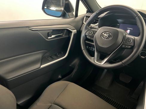 Certified 2025 Toyota RAV4 SE w/ Convenience Package AWD/4WD image 12