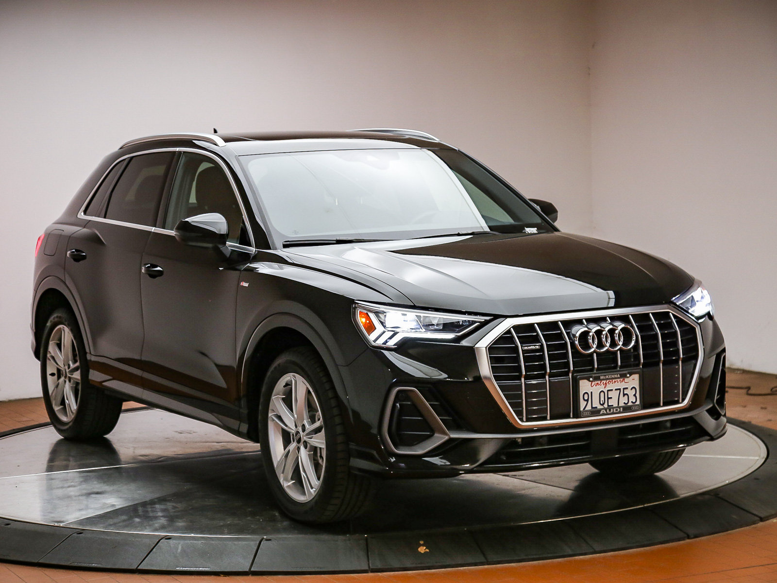 Certified 2024 Audi Q3 2.0T Premium AWD/4WD image 3