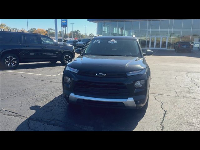 Certified 2021 Chevrolet TrailBlazer LT w/ Convenience Package AWD/4WD image 3