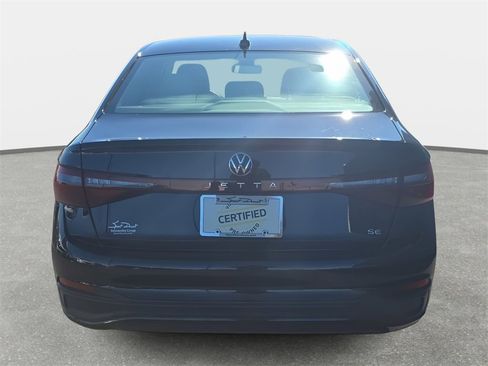 Certified 2025 Volkswagen Jetta SE image 6