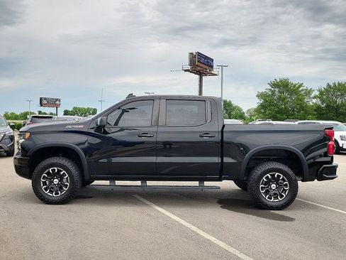 Used 2022 Chevrolet Silverado 1500 ZR2 w/ Technology Package AWD/4WD image 3