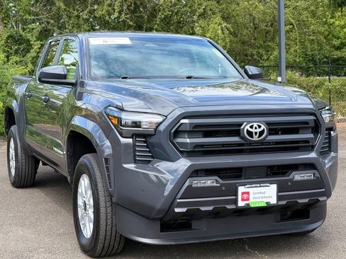 Certified 2025 Toyota Tacoma SR5 AWD/4WD image 7