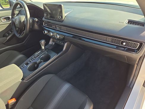 Certified 2025 Honda Civic Sport image 31