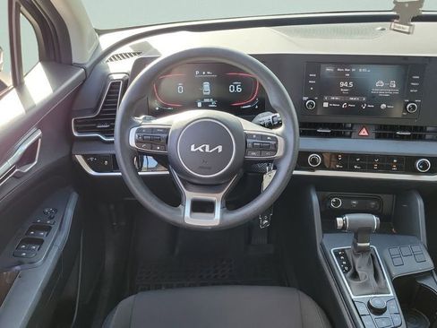 Used 2025 Kia Sportage LX FWD image 17
