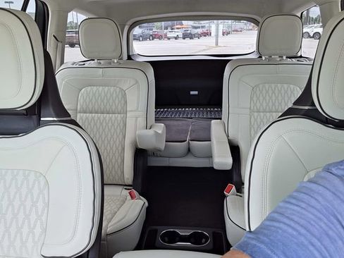 Certified 2023 Lincoln Aviator Black Label w/ Class IV Trailer Tow Package image 18