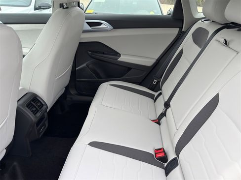 New 2026 Volkswagen Taos SE image 27