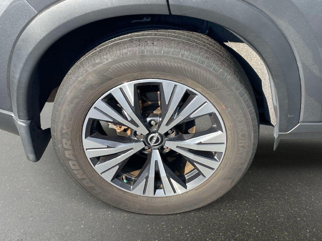 Used 2023 Nissan Rogue SV FWD image 7