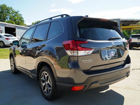 Used 2023 Subaru Forester Premium AWD/4WD image 4