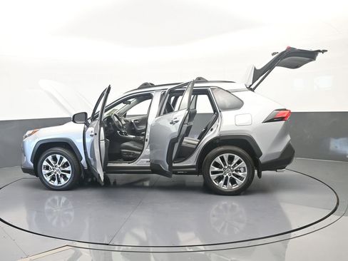 Used 2025 Toyota RAV4 Limited AWD/4WD image 82