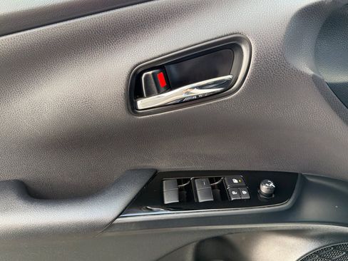 Used 2022 Toyota Prius Prime XLE FWD image 12