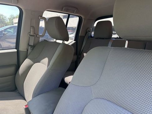 Used 2020 Nissan Frontier SV w/ Midnight Edition Floor Mats image 16