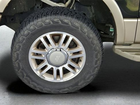 Used 2013 Ford F150 King Ranch w/ King Ranch Luxury Pkg image 10