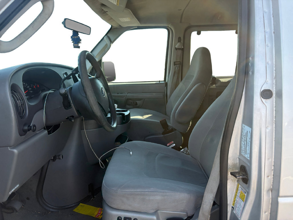 Used 2006 Ford E-350 and Econoline 350 XL RWD image 10