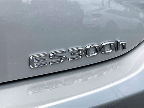 Used 2023 Lexus ES 300h w/ Premium Package FWD image 30