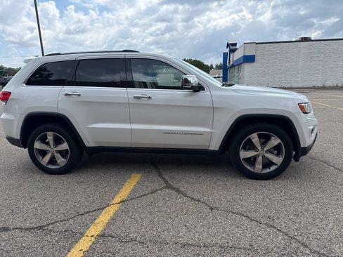 Used 2015 Jeep Grand Cherokee Limited w/ Luxury Group II AWD/4WD image 19
