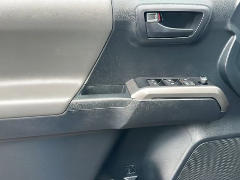 Used 2018 Toyota Tacoma SR5 image 16