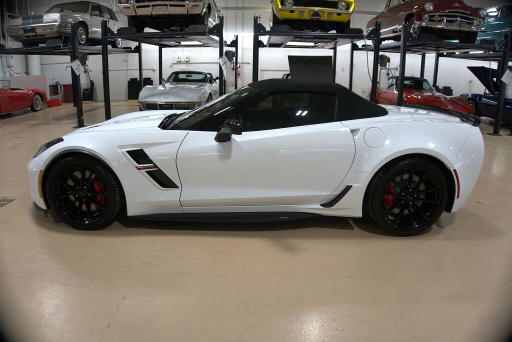 Used 2019 Chevrolet Corvette Grand Sport RWD image 2