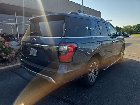 Used 2018 Ford Expedition Limited w/ Equipment Group 301A AWD/4WD image 2