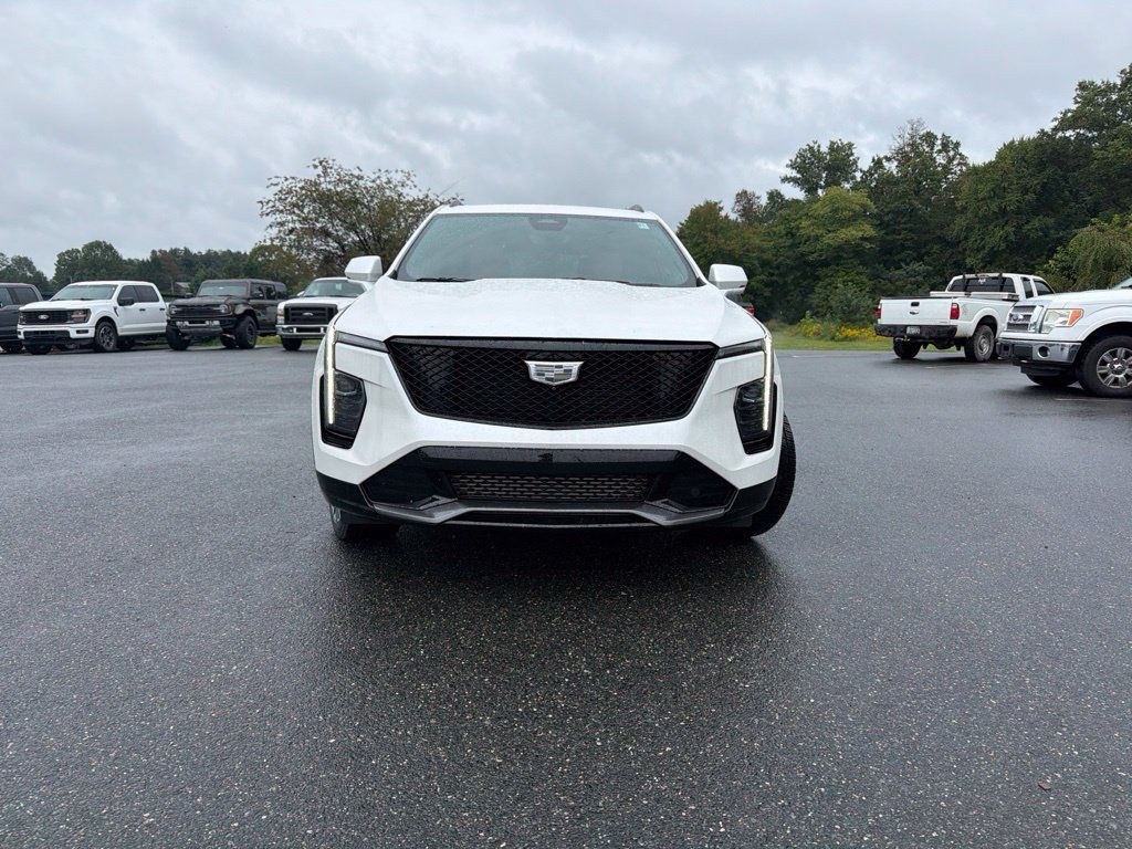 Used 2024 Cadillac XT4 Sport AWD/4WD image 2