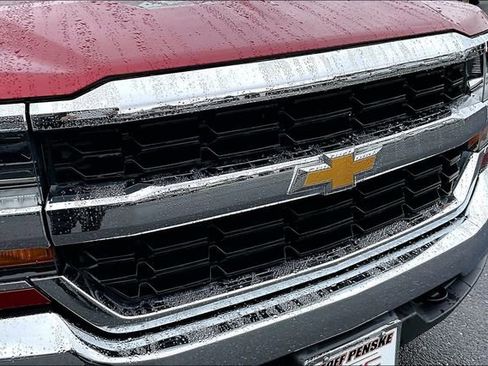Used 2018 Chevrolet Silverado 1500 LT w/ All Star Edition image 29