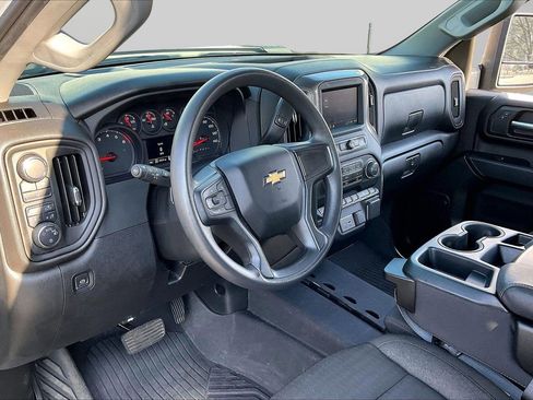 Used 2024 Chevrolet Silverado 2500 Custom w/ Custom Convenience Package image 19