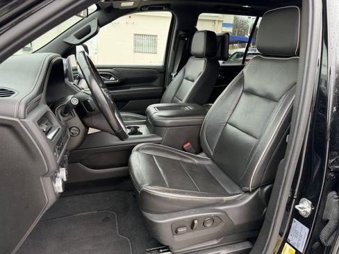 Used 2021 GMC Yukon SLT w/ SLT Luxury Plus Package image 14