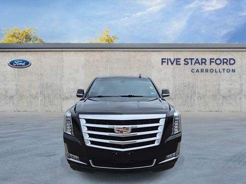 Used 2019 Cadillac Escalade ESV 2WD image 3