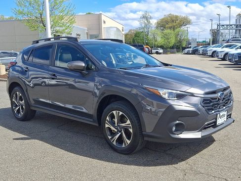 Used 2024 Subaru Crosstrek 2.0i Premium image 3