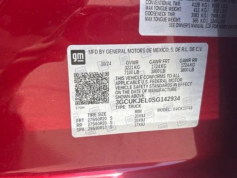Used 2025 Chevrolet Silverado 1500 High Country AWD/4WD image 21