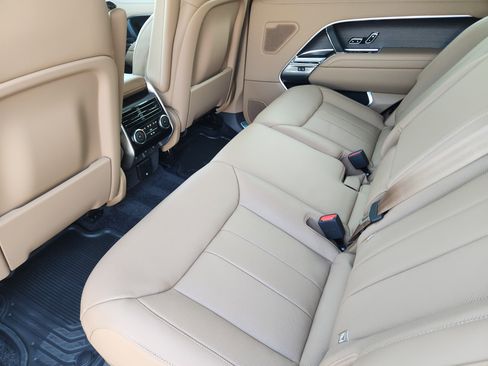 New 2025 Land Rover Range Rover Long Wheelbase SE image 29