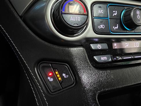 Used 2019 Chevrolet Tahoe LT w/ RST Edition image 39