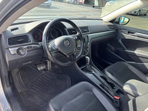 Used 2016 Volkswagen Passat 1.8T R-Line image 8