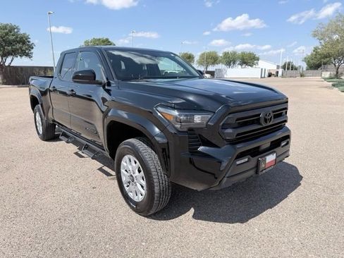 Used 2025 Toyota Tacoma SR5 AWD/4WD image 4
