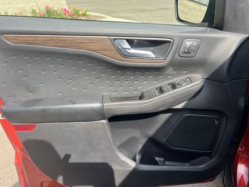 Used 2020 Ford Escape Titanium AWD/4WD image 22